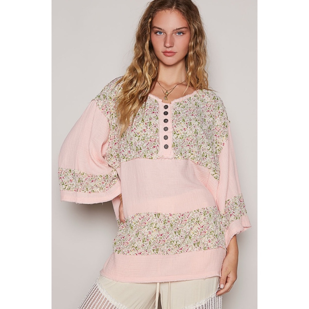 POL Floral Contrast 3/4 Sleeve Cotton Tunic Top in Light Pink - Picture 2 of 6
